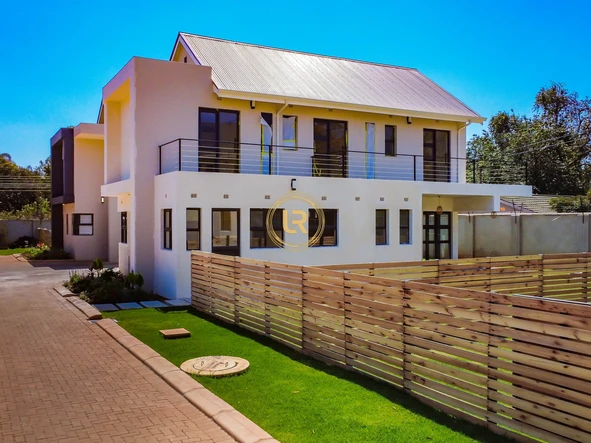 3 Bedroom Flat & Apartment