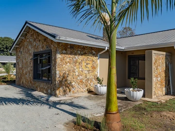 6 Bedroom House