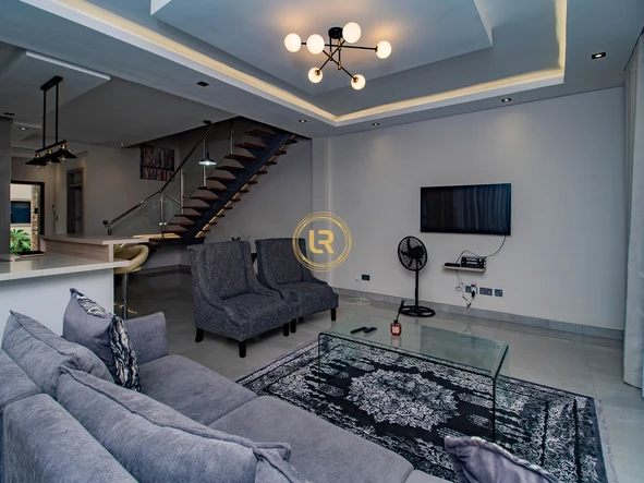 3 Bedroom Flat & Apartment