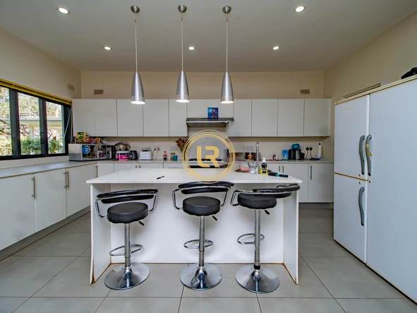 3 Bedroom Flat & Apartment