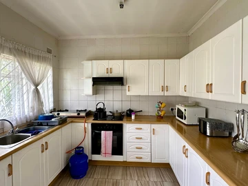 3 Bedroom Flat & Apartment
