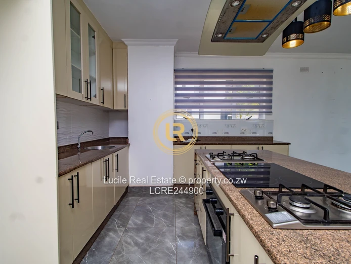 Modern 3-bedroom Home in Exclusive Carrick Creagh