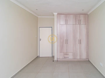 3 Bedroom Flat & Apartment