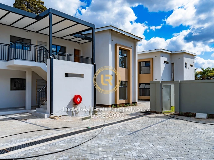 Comfortable Modern Living in Highlands