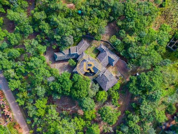 6 Bedroom House