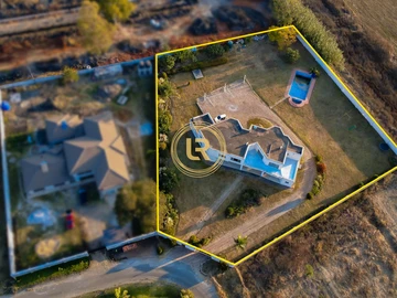 5 Bedroom House