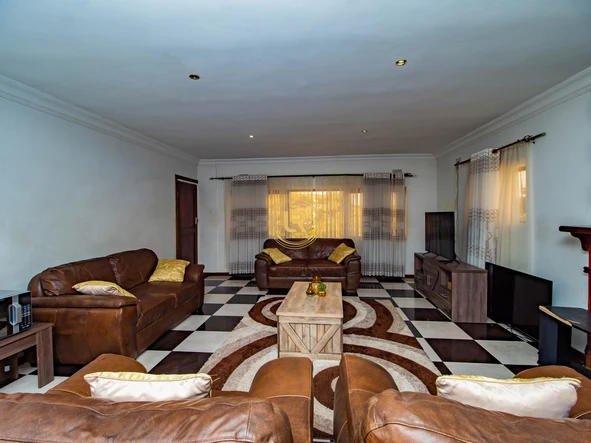 7 Bedroom House