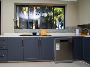 3 Bedroom Flat & Apartment