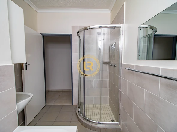 3 Bedroom Garden Flat