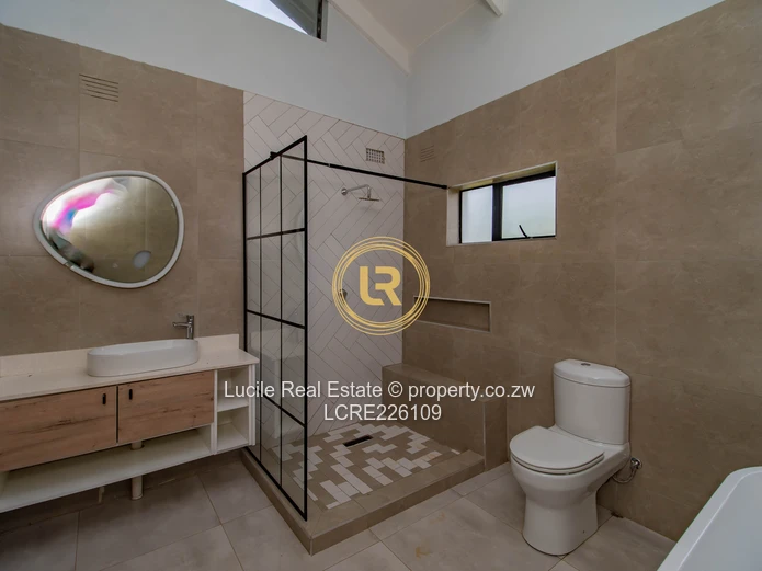 Open-Plan 3-Bed Home in Mandara