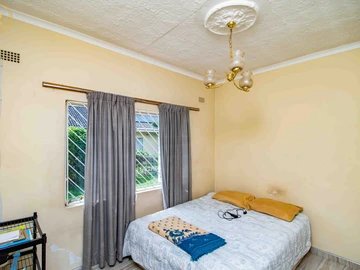 3 Bedroom Flat & Apartment