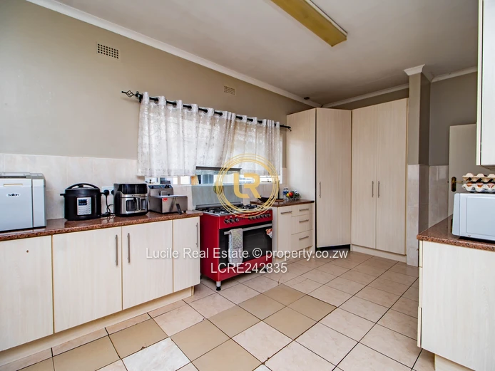 Charming Alexander Park Property -Prime Living