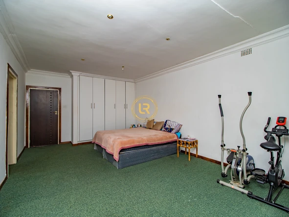 7 Bedroom House